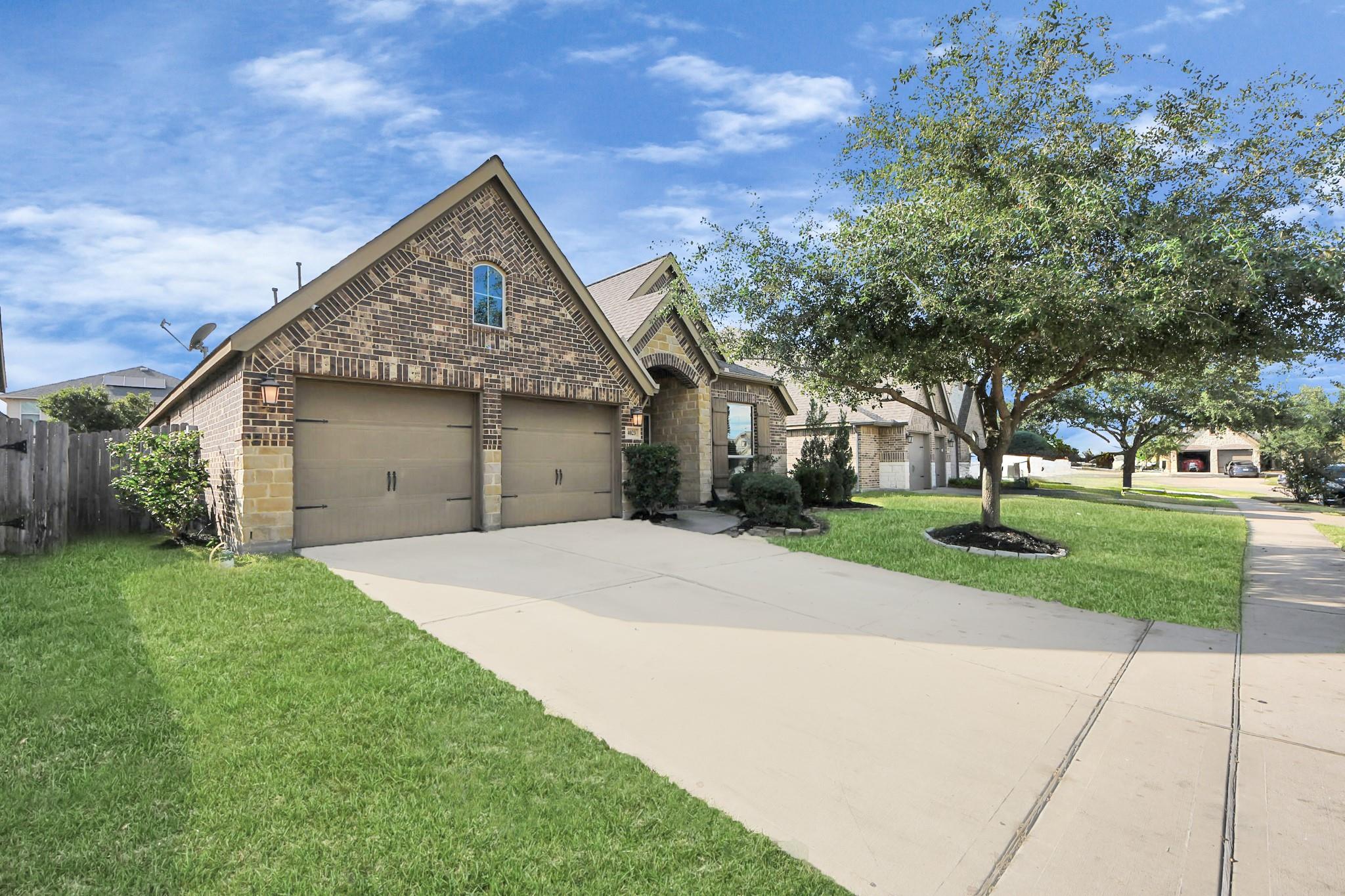 4023 Duccio River Way