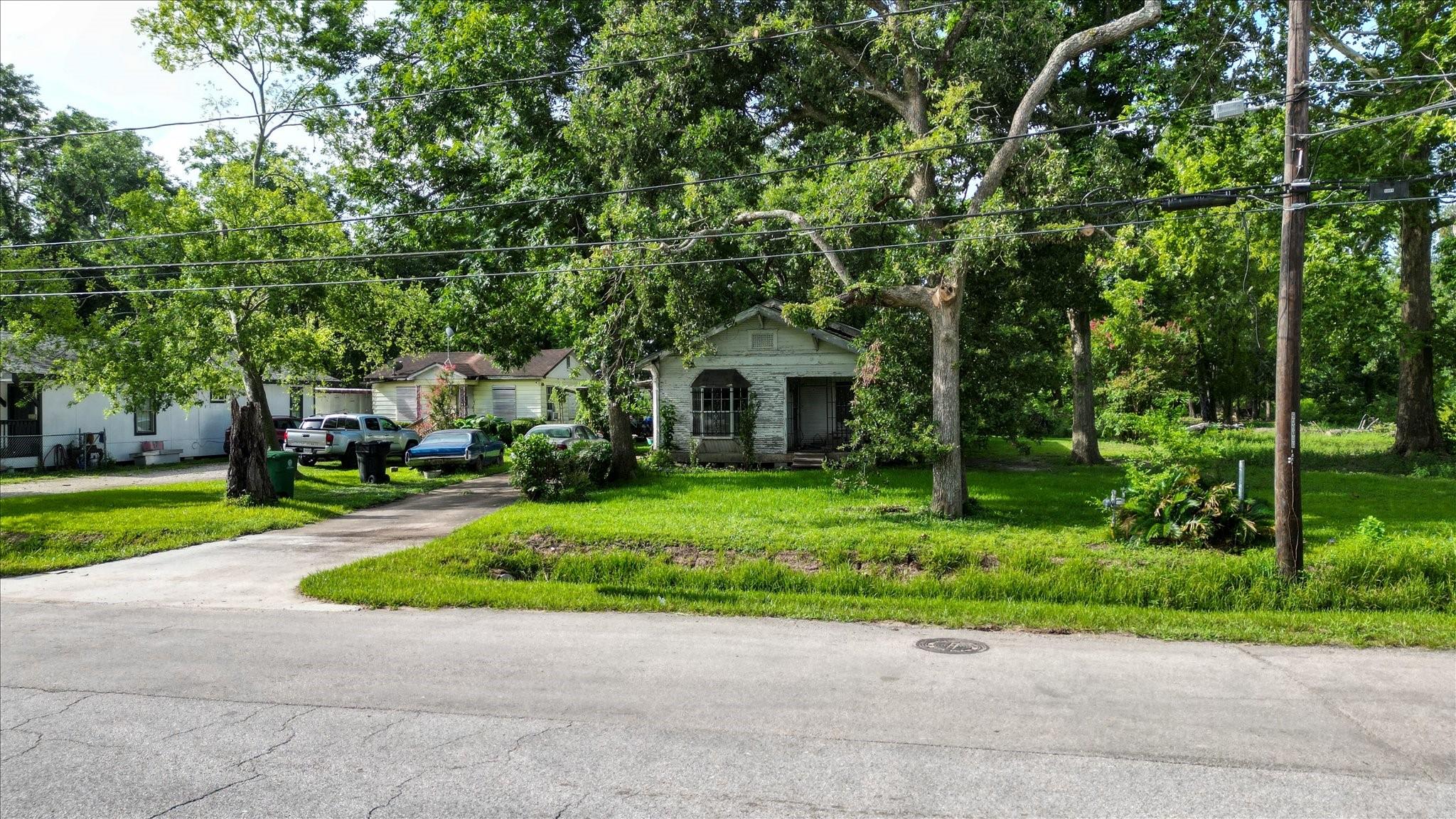 1321 De Soto Street