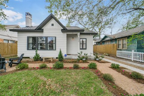 Photo of 4030 Pineridge Street, Houston, TX 77009 (MLS # 51356066)
