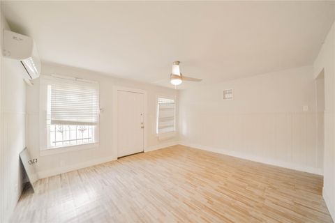 Tiny photo for 5101 Crane St Street #2, Houston, TX 77026 (MLS # 52939981)