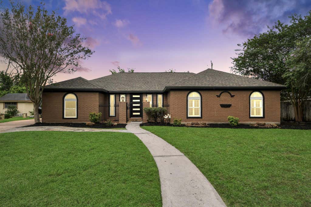 Photo of 7822 Maple Tree Drive, Houston, TX 77088 (MLS # 91216566)