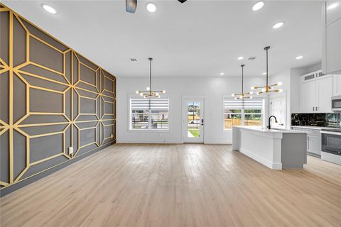 Photo of 4902 Higgins Street #A, Houston, TX 77033 (MLS # 16360429) Photo of 4902 Higgins Street #A, Houston, TX 77033 (MLS # 16360429)