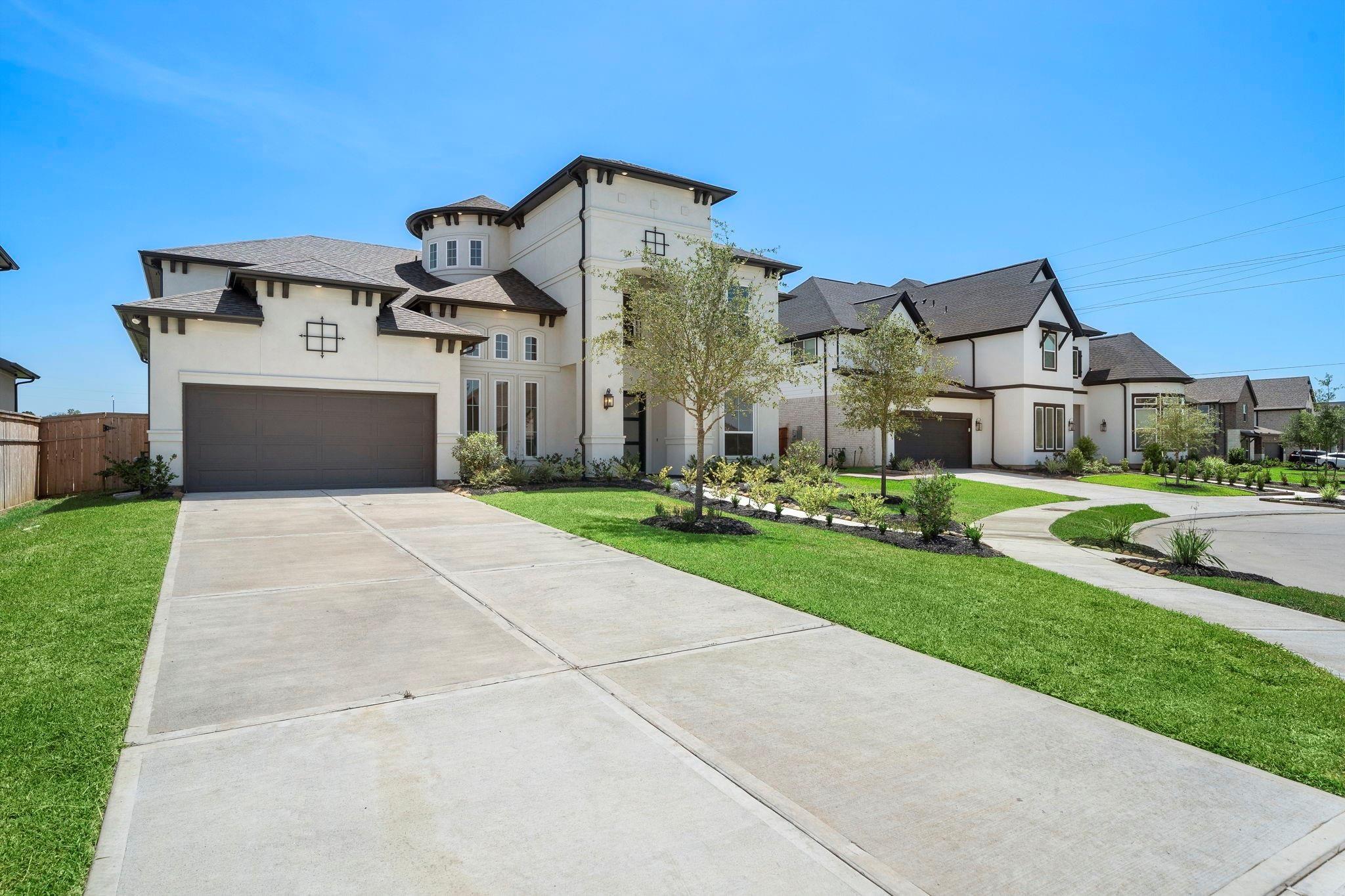 9806 Oakwood Trail