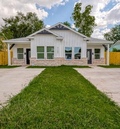 Multifamily For Sale - 5122 Southwind Street #A<br/> Houston, TX 77033