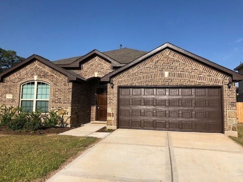 Homes For Rent - 8414 Willow Woods Court<br/> Tomball, TX 77375