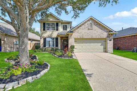 Photo of 424 Drake Lane, League City, TX 77573 (MLS # 71285949)