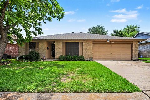 Photo of 8518 Ashwyne Lane, La Porte, TX 77571 (MLS # 90619111)