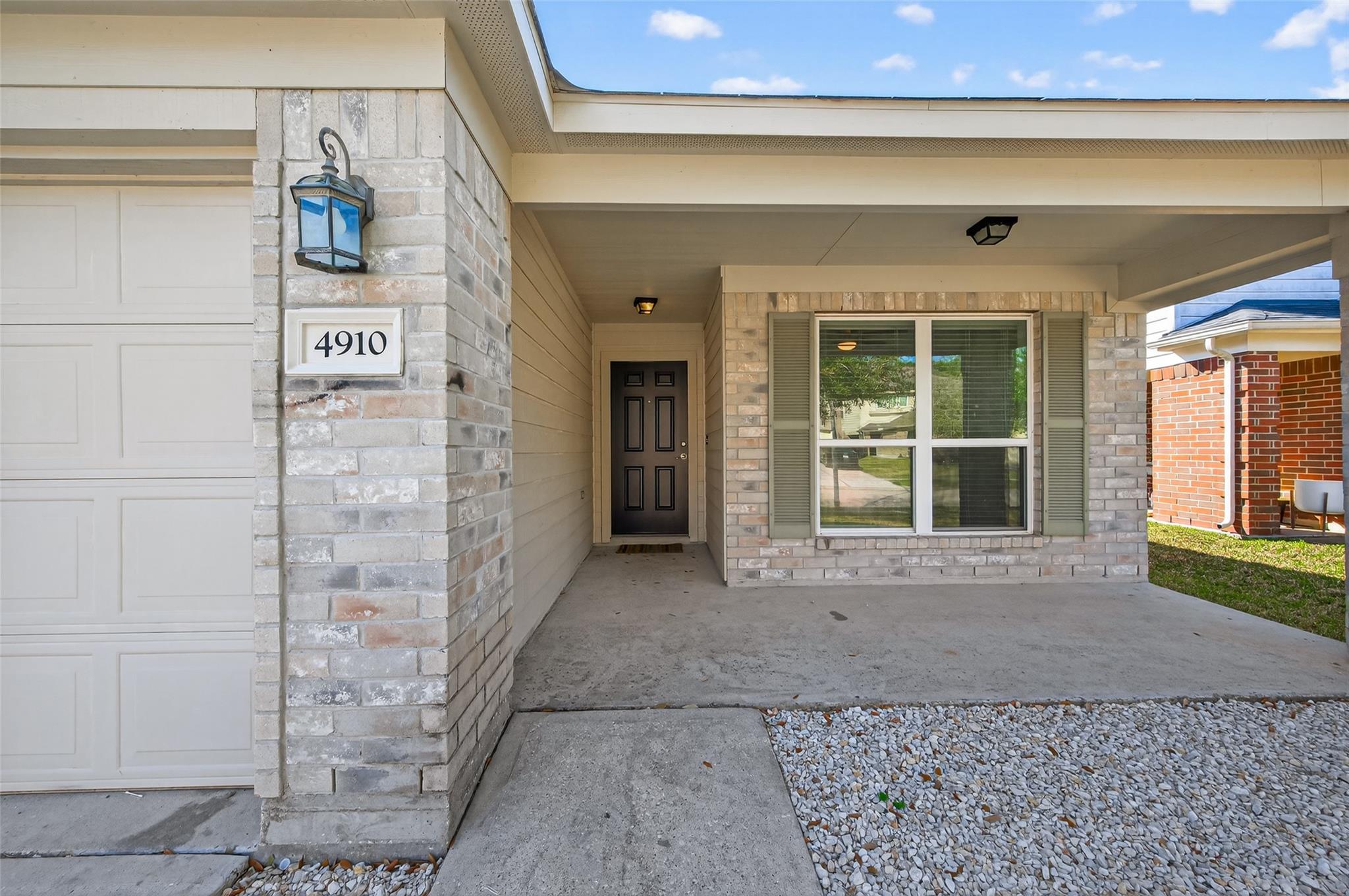 4910 Blue Spruce Hill