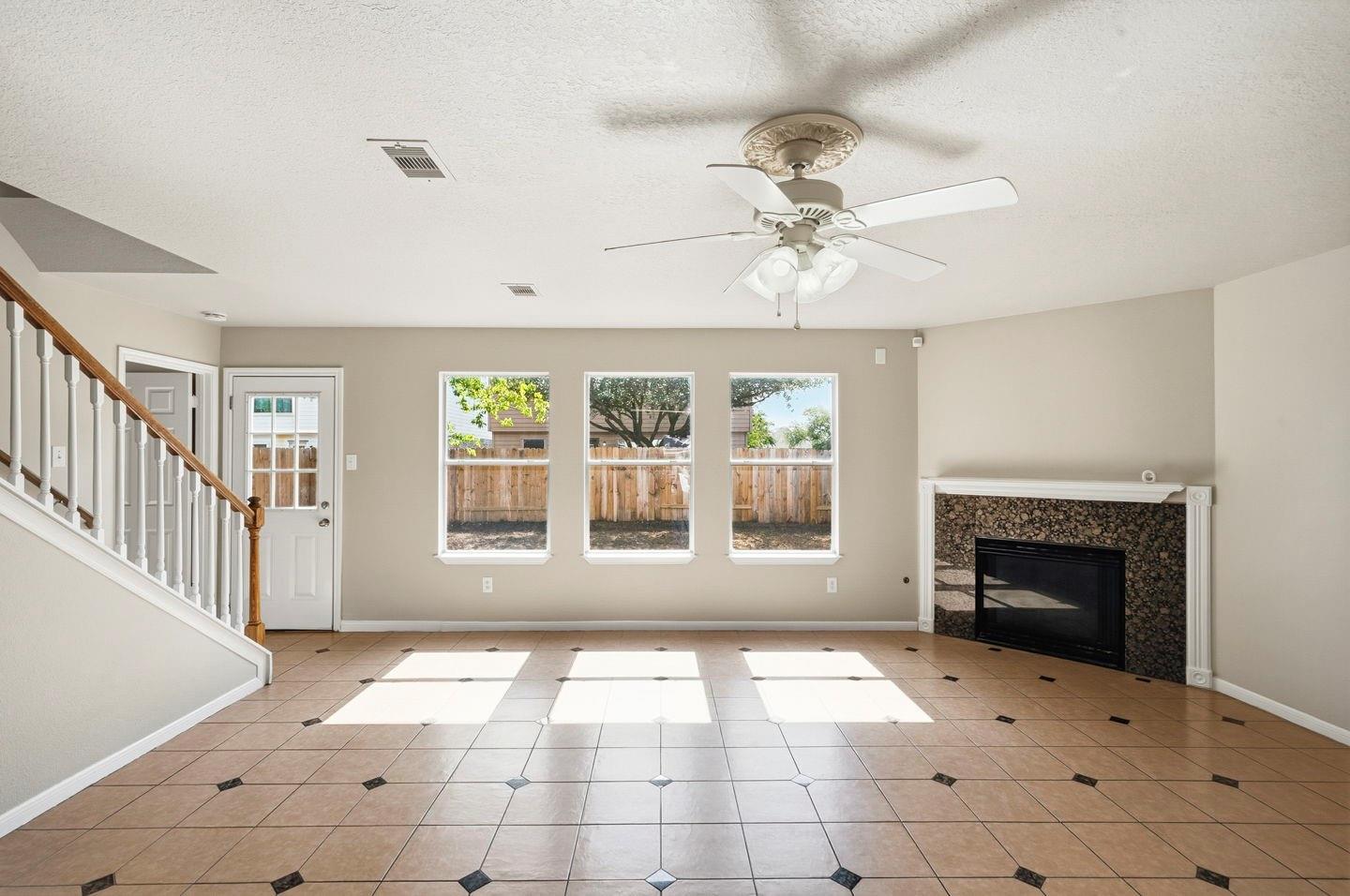 19535 Lighthouse Scene Lane