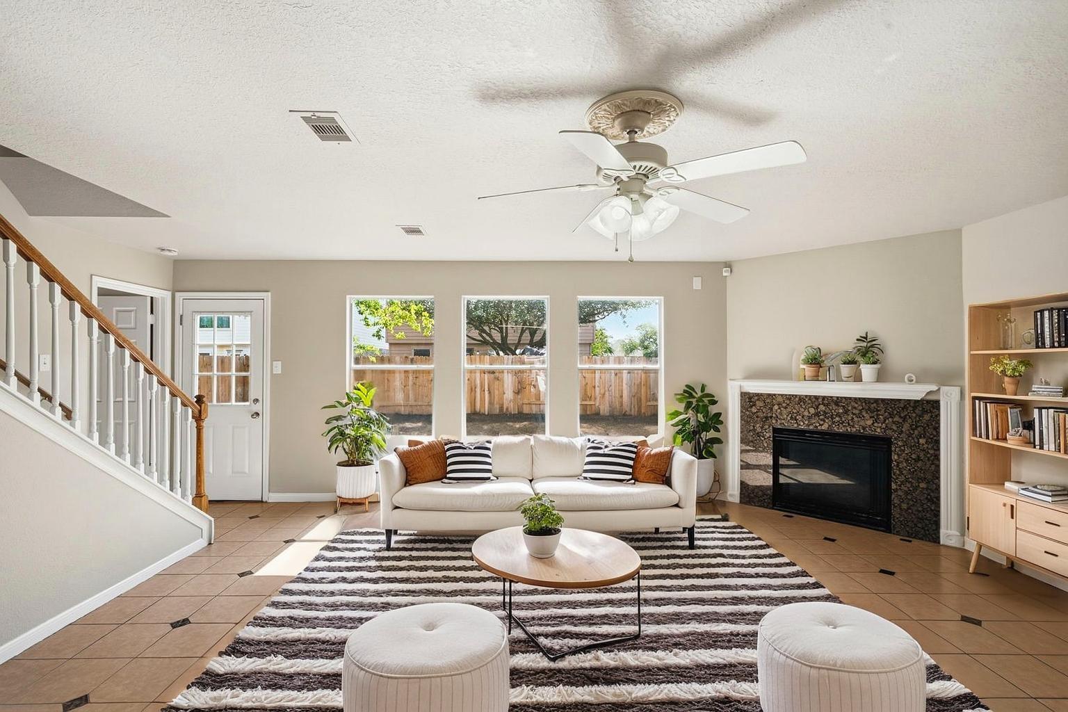 19535 Lighthouse Scene Lane