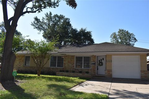 Photo of 5911 Hornwood Drive, Houston, TX 77081 (MLS # 90977742)