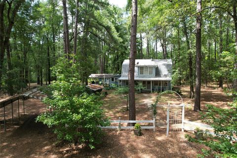 Photo of 1080 Cr 4020, Crockett, TX 75835 (MLS # 9396859) Photo of 1080 Cr 4020, Crockett, TX 75835 (MLS # 9396859)