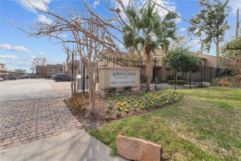 Tiny photo for 5001 Lamonte Lane #105, Houston, TX 77092 (MLS # 32390079)