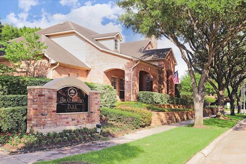Photo of 2255 Braeswood Park Drive #137, Houston, TX 77030 (MLS # 22736746)