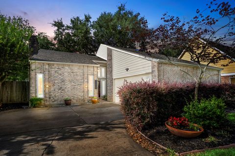 Photo of 12523 Burgoyne Drive, Houston, TX 77077 (MLS # 55041840)
