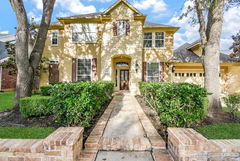 Photo of 1619 Caledonia Trail, Sugar Land, TX 77479 (MLS # 37955782)