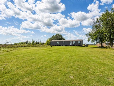 Photo of 402 Lisa Mae Road, Bellville, TX 77418 (MLS # 5284370)