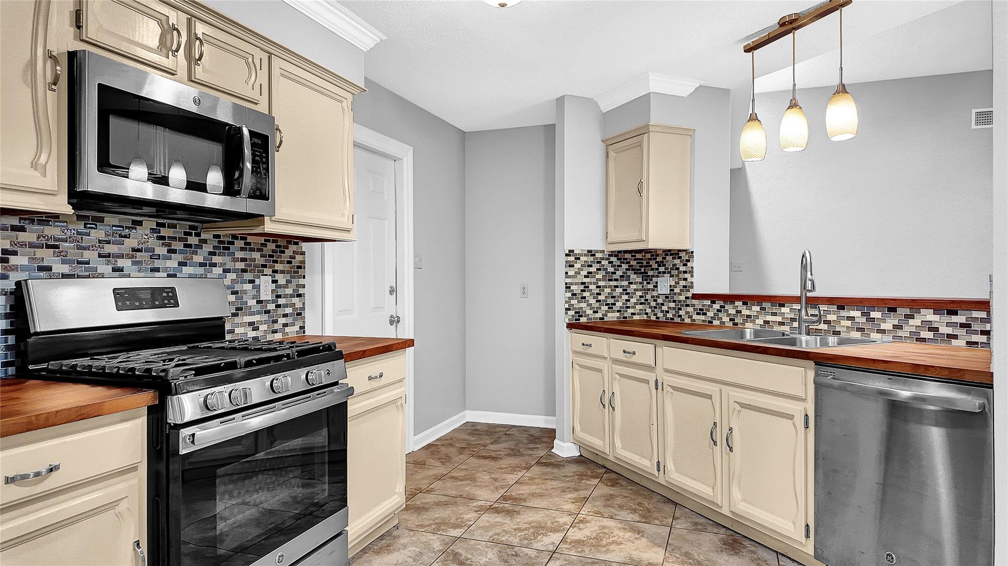 830 S 6th Street