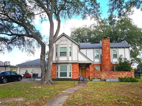 Photo of 7310 Benwich Circle, Houston, TX 77095 (MLS # 15896417)