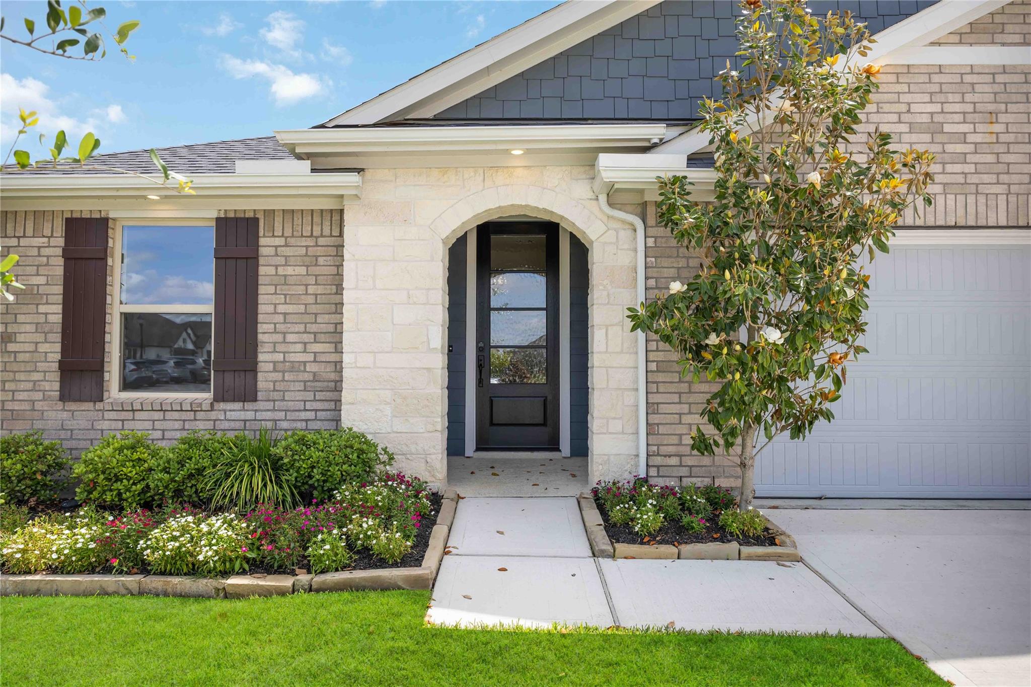 5010 Mesa Cove Drive