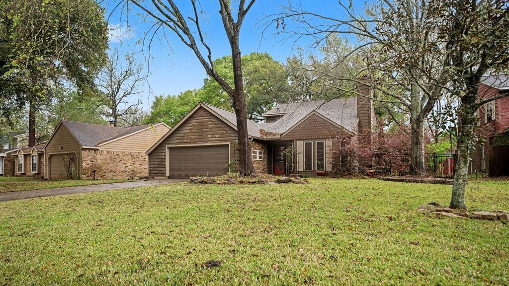 Photo of 5322 Creek Shadows Drive, Houston, TX 77339 (MLS # 35127383)