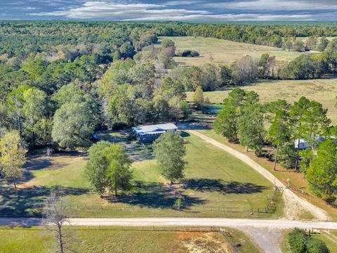 Photo of 645 H H Allen Road Rd, Lufkin, TX 75904 (MLS # 22165728)