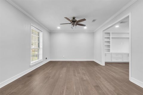 Tiny photo for 4703 San Bernadino Street, Houston, TX 77066 (MLS # 98000896)
