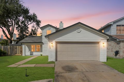Photo of 11003 Landsbury Court, Houston, TX 77099 (MLS # 72002398)