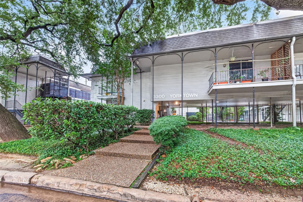 Photo of 3300 Yorktown Street #28, Houston, TX 77056 (MLS # 67985111)