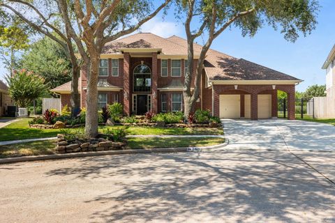 Tiny photo for 2408 Sawgrass Court, League City, TX 77573 (MLS # 36457861)