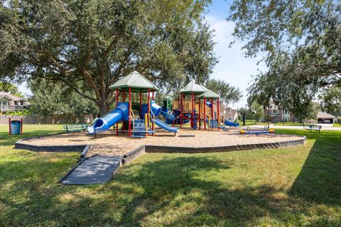 Tiny photo for 2408 Sawgrass Court, League City, TX 77573 (MLS # 36457861)