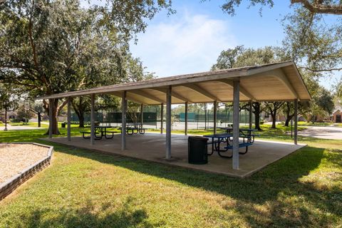 Tiny photo for 2408 Sawgrass Court, League City, TX 77573 (MLS # 36457861)