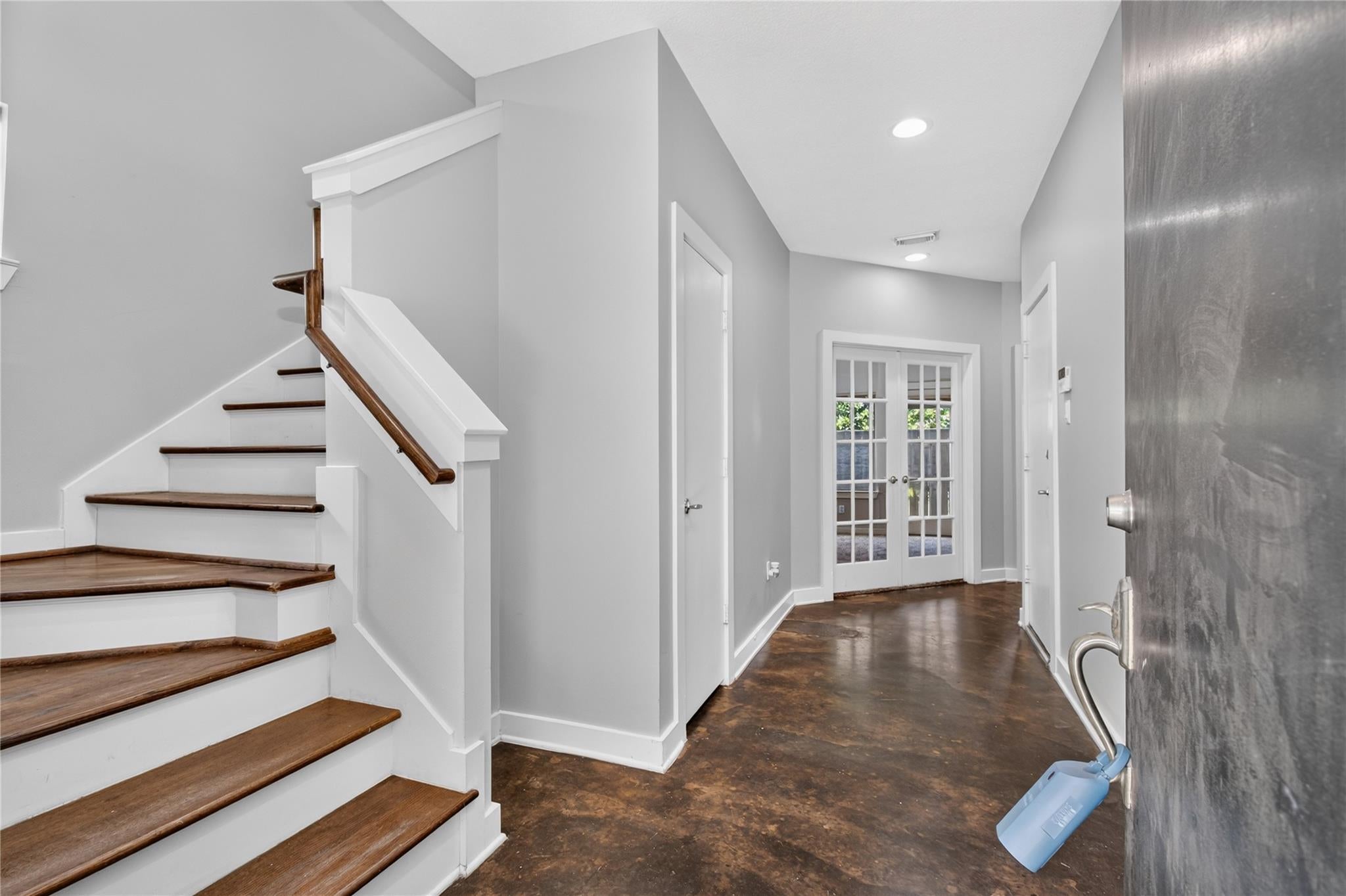 4448 Center Street