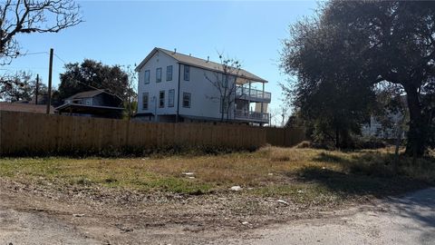 Vacant Land For Sale - 1401 34th Street<br/> Galveston County, Galveston, TX 77550