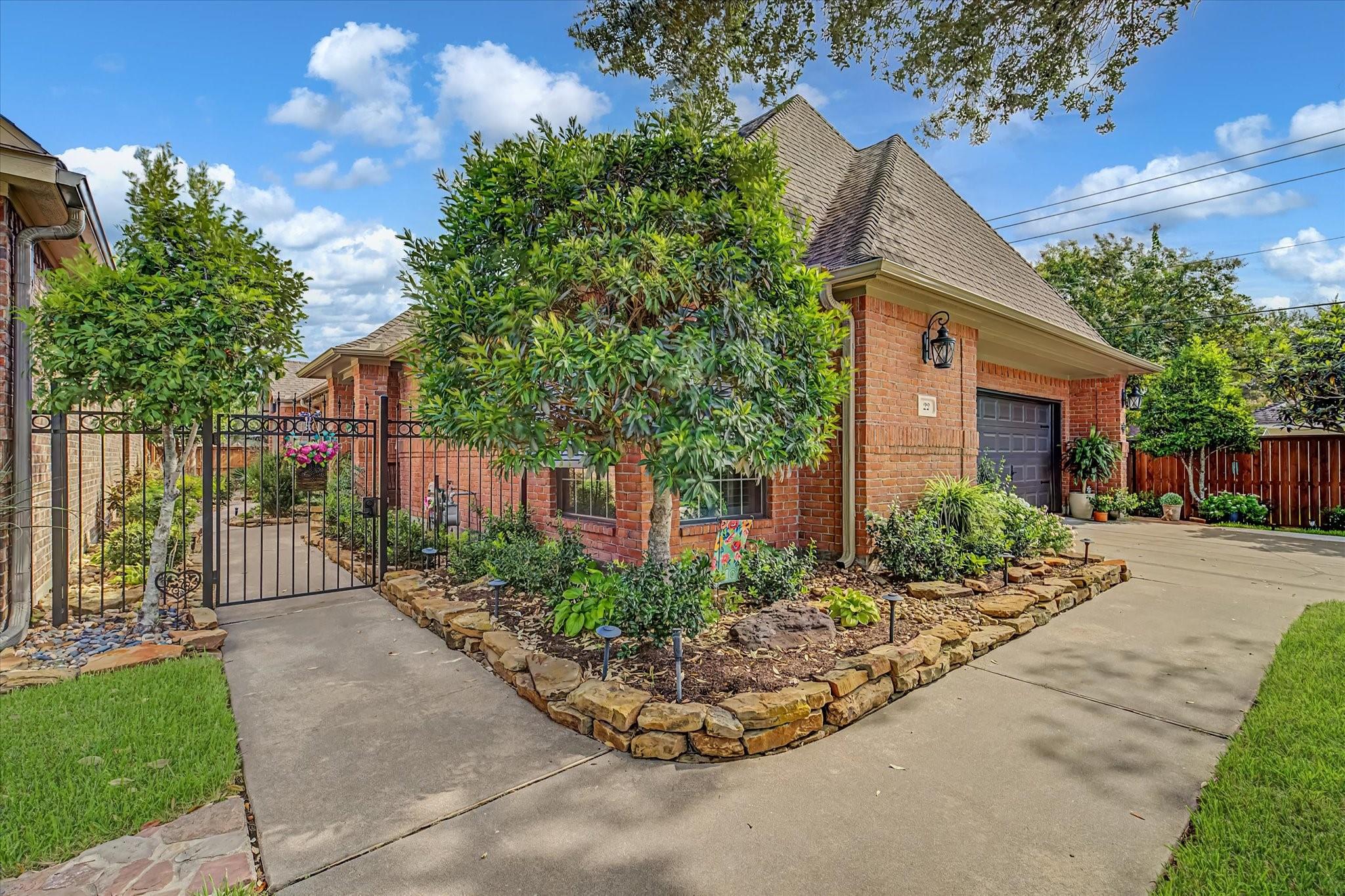 22 Red Oak Court