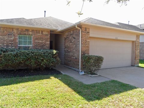 Homes For Sale - 3323 Aegean Drive<br/> Missouri City, TX 77459