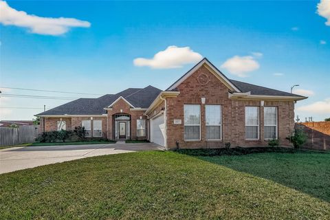 Photo of 1807 Brighton Brook Lane, Pearland, TX 77581 (MLS # 40308912)