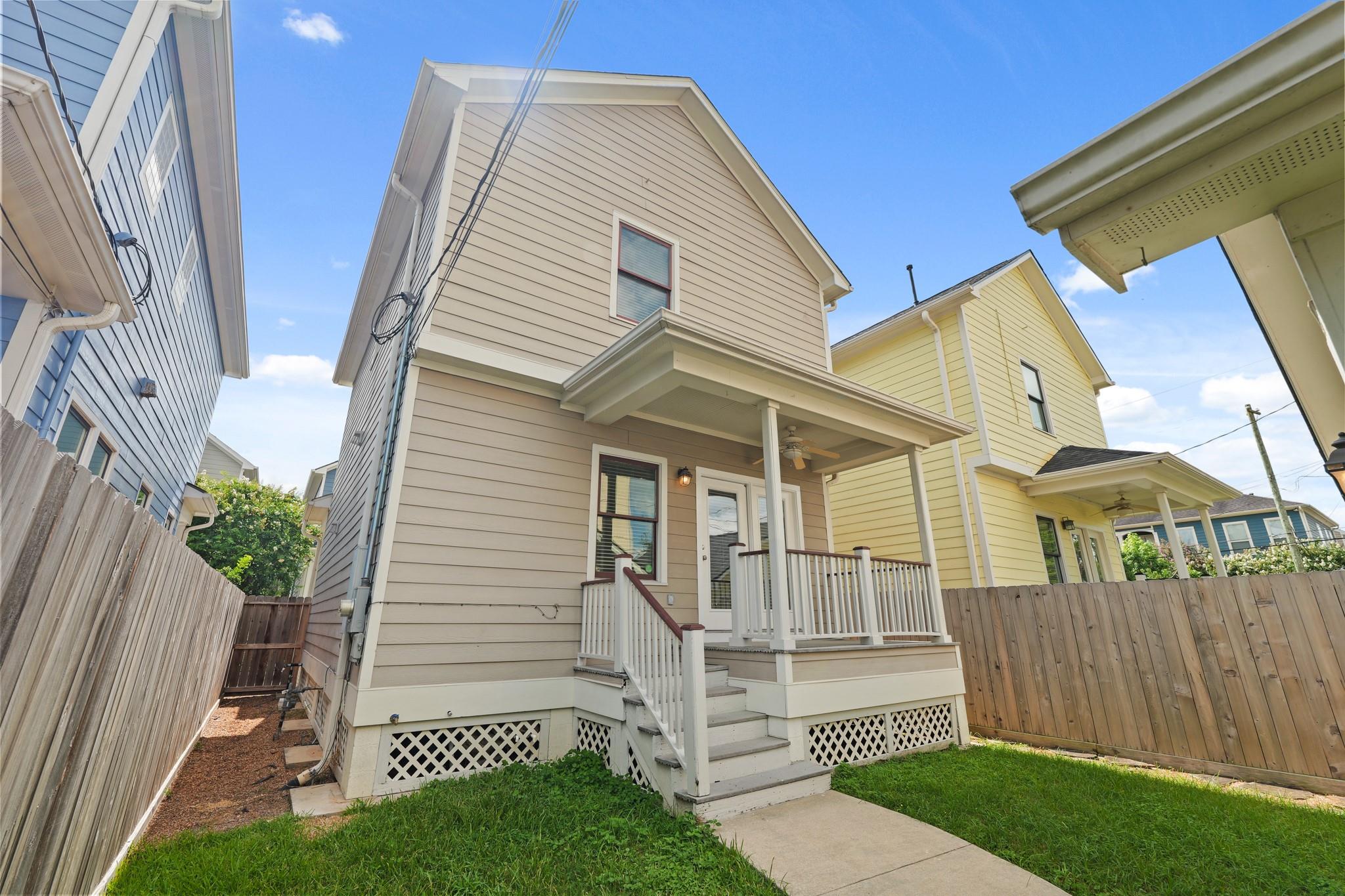 1053 W 16th Street