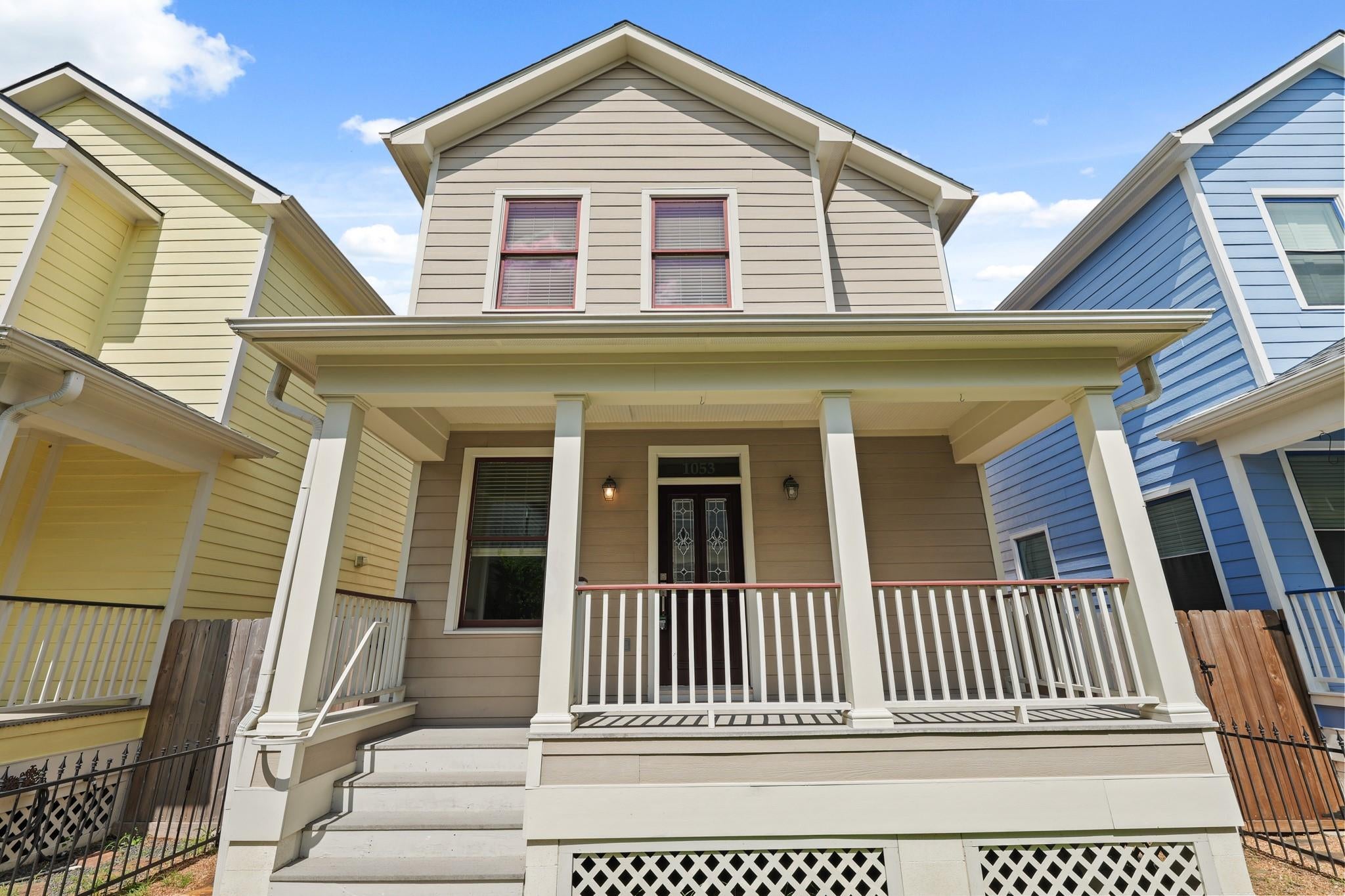 1053 W 16th Street