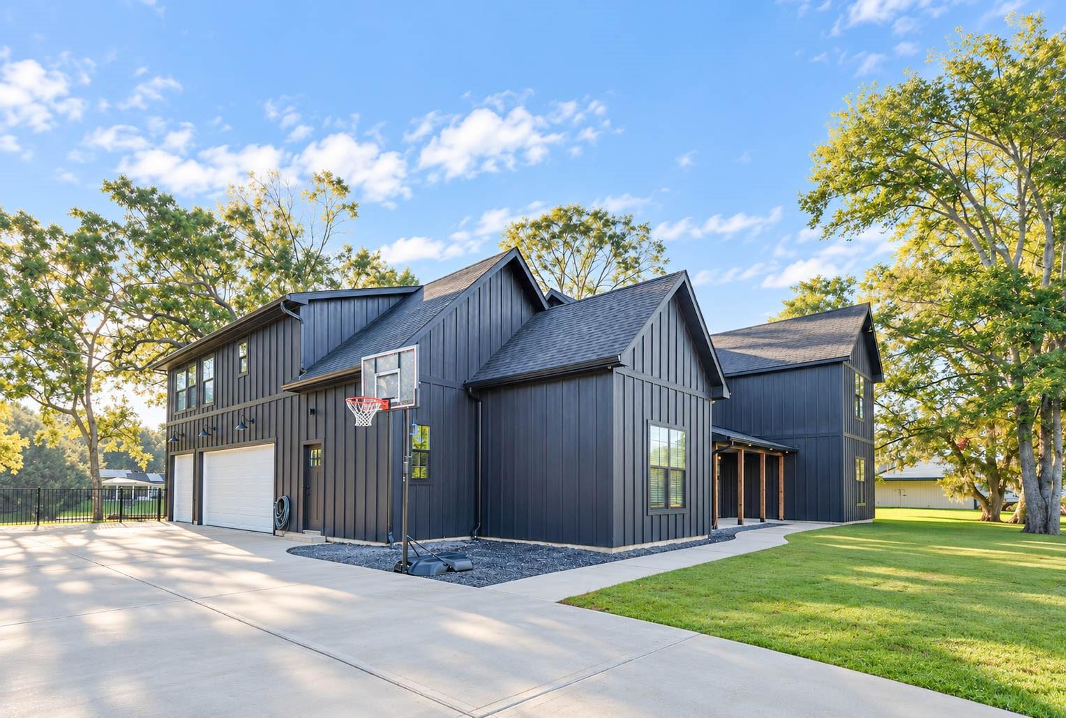 2901 Shady Lane