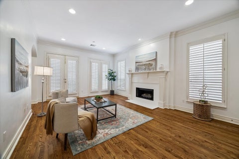 Townhouse For Sale - 1917 Woodbury Street<br/> Harris County, Houston, TX 77030