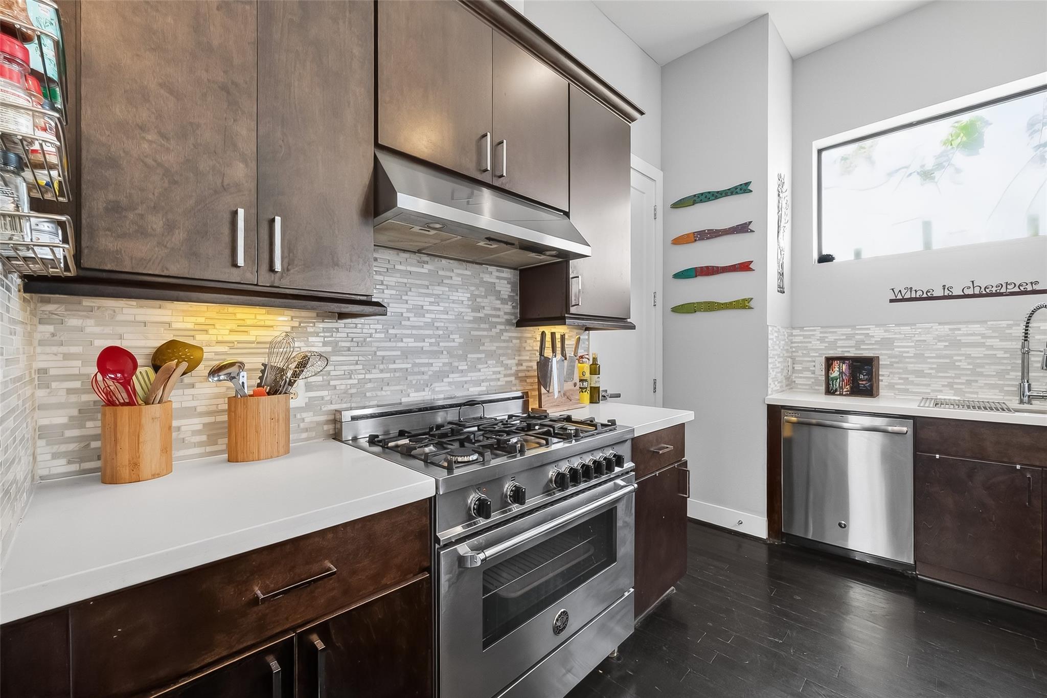 606 Pacific St, Houston, TX, 77006