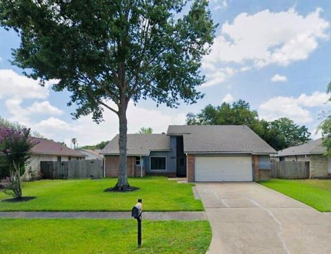 Photo of 7215 La Entrada Drive, Houston, TX 77083 (MLS # 11667960)