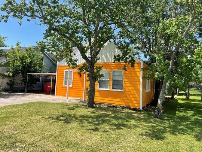 727 W 5th Street 1