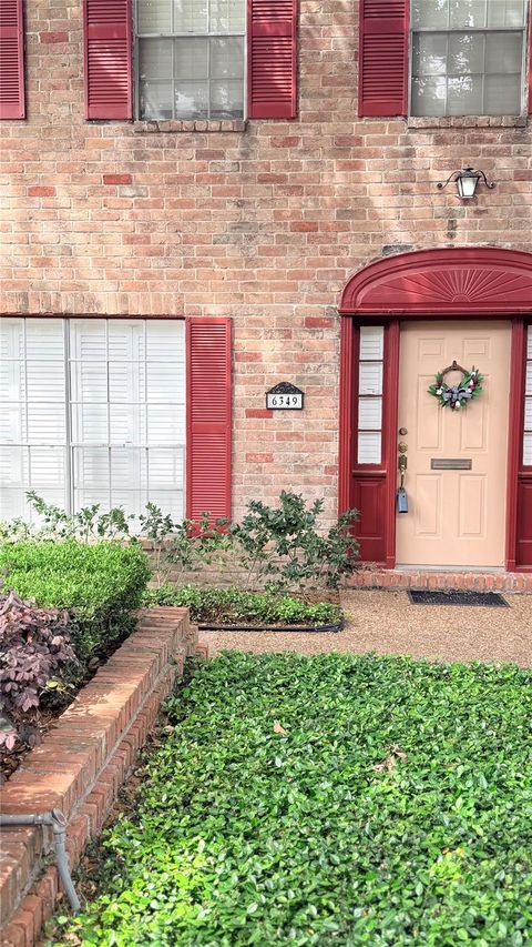 Photo of 6349 Briar Rose Drive #148, Houston, TX 77057 (MLS # 75234202)
