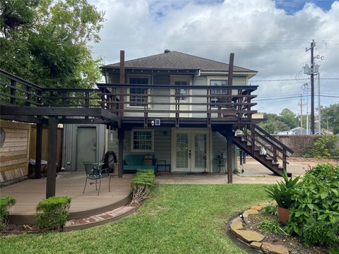 Photo of 1025 Beverly Street, Houston, TX 77008 (MLS # 17430552)