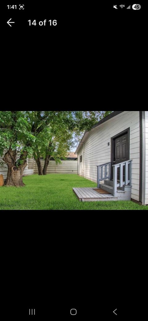 Photo of 405 Medina Street, Houston, TX 77012 (MLS # 21743241)