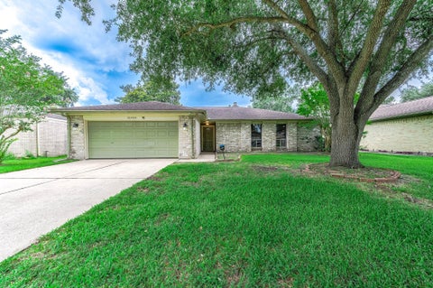 Homes For Sale - 15923 Dunmoor Drive<br/> Houston, TX 77059