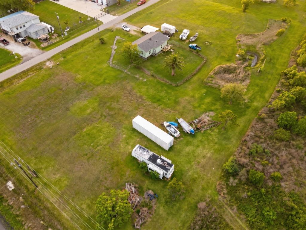 Photo of 230 22nd Street, Dickinson, TX 77539 (MLS # 44398741)