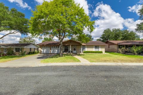 205 Klesel Street Schulenburg TX 78956